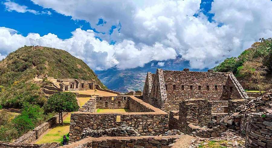 choquequirao-viewpoint-and-chinchysuyo-tour