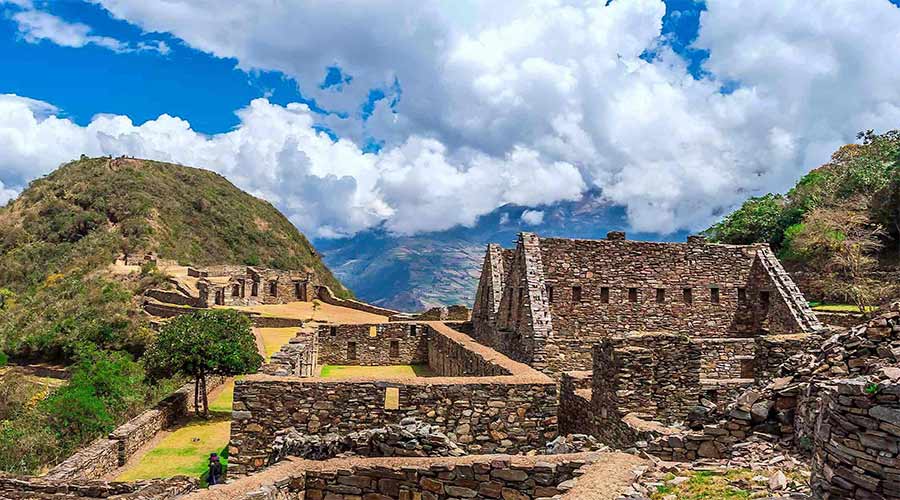 choquequirao-viewpoint-and-chinchysuyo-tour